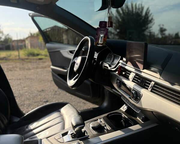 Ауді А4 2017 у Кривому Розі на Automoto.ua Чорний Ауді А4, об'ємом двигуна 1.98 л та пробігом 286 тис. км за 18500 $, фото 19 на Automoto.ua