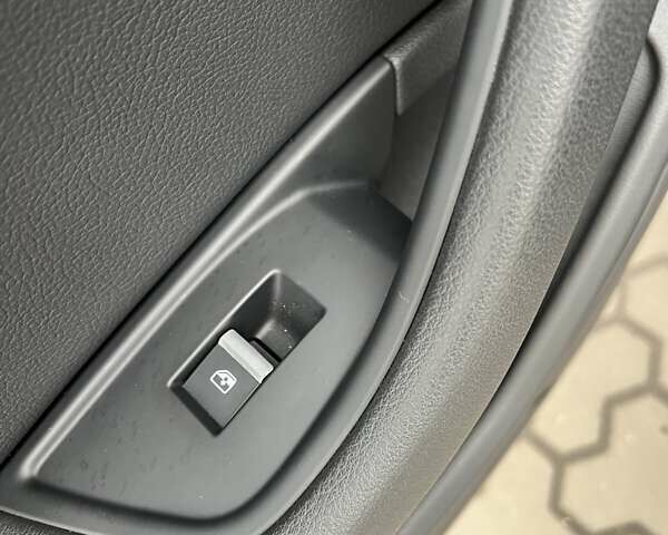 Черный Ауди А4, объемом двигателя 1.98 л и пробегом 61 тыс. км за 19850 $, фото 85 на Automoto.ua