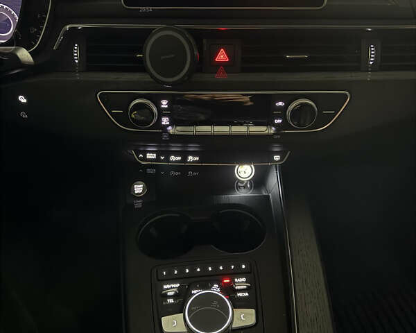 Черный Ауди А4, объемом двигателя 2 л и пробегом 109 тыс. км за 20000 $, фото 14 на Automoto.ua