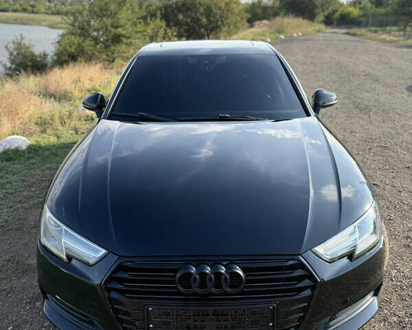 Ауді А4 2017 у Кривому Розі на Automoto.ua Чорний Ауді А4, об'ємом двигуна 1.98 л та пробігом 286 тис. км за 18500 $, фото 14 на Automoto.ua