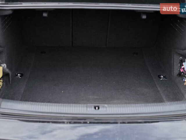 Черный Ауди А4, объемом двигателя 1.98 л и пробегом 123 тыс. км за 18000 $, фото 29 на Automoto.ua