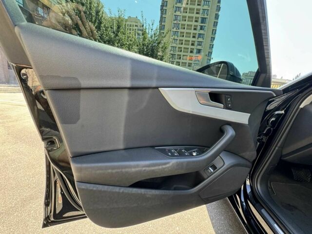 Черный Ауди А4, объемом двигателя 1.4 л и пробегом 106 тыс. км за 20999 $, фото 8 на Automoto.ua