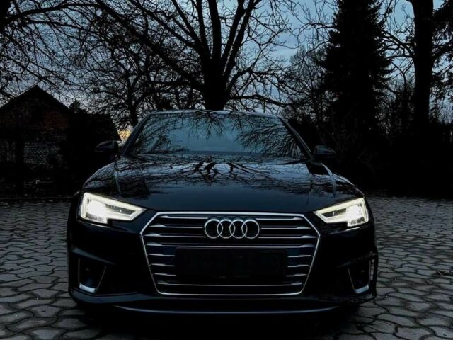 Черный Ауди А4, объемом двигателя 2 л и пробегом 100 тыс. км за 12200 $, фото 1 на Automoto.ua