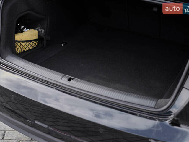 Черный Ауди А4, объемом двигателя 1.98 л и пробегом 123 тыс. км за 18000 $, фото 30 на Automoto.ua