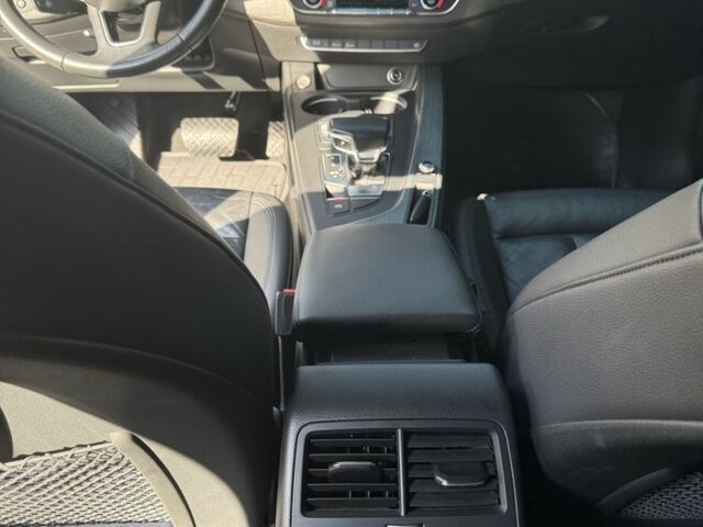 Черный Ауди А4, объемом двигателя 2 л и пробегом 185 тыс. км за 19200 $, фото 5 на Automoto.ua