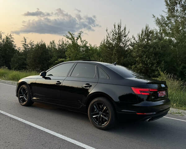 Черный Ауди А4, объемом двигателя 2 л и пробегом 230 тыс. км за 14999 $, фото 4 на Automoto.ua