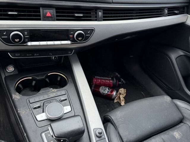 Чорний Ауді А4, об'ємом двигуна 0 л та пробігом 100 тис. км за 11000 $, фото 5 на Automoto.ua