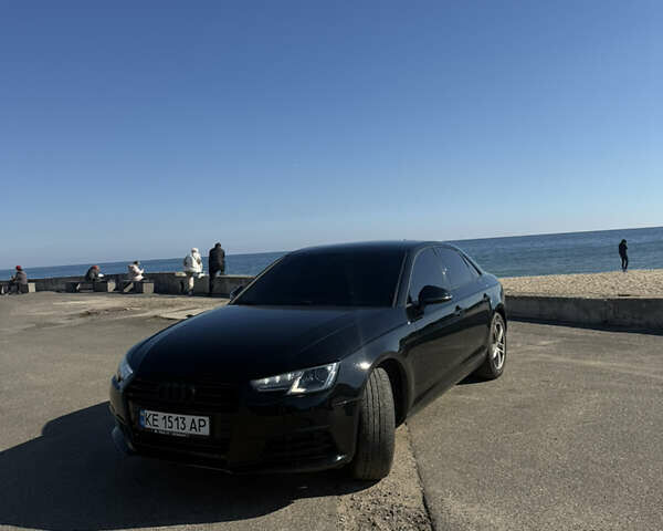 Ауді А4 2017 у Кривому Розі на Automoto.ua Чорний Ауді А4, об'ємом двигуна 1.98 л та пробігом 286 тис. км за 18500 $, фото 3 на Automoto.ua