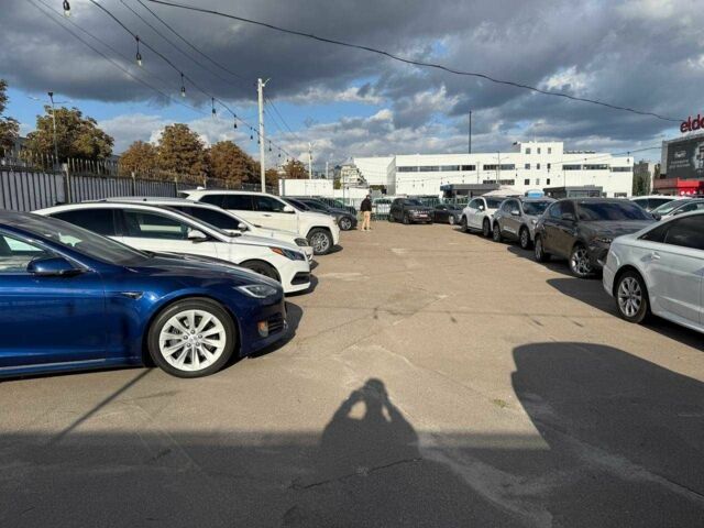 Ауди А4 2017 в Киеве на Automoto.ua Черный Ауди А4, объемом двигателя 2 л и пробегом 80 тыс. км за 13500 $, фото 12 на Automoto.ua