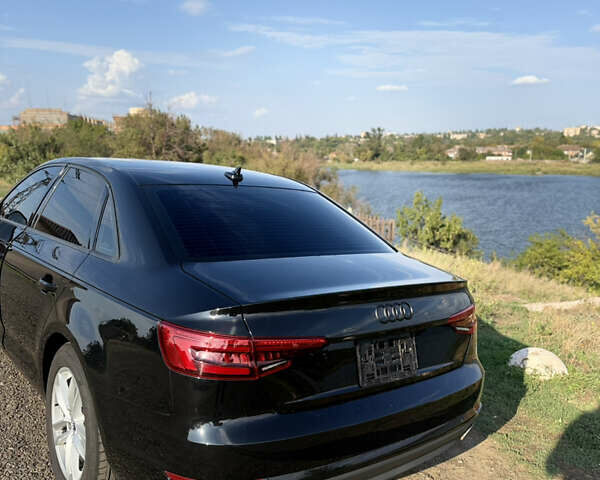 Ауді А4 2017 у Кривому Розі на Automoto.ua Чорний Ауді А4, об'ємом двигуна 1.98 л та пробігом 286 тис. км за 18500 $, фото 16 на Automoto.ua