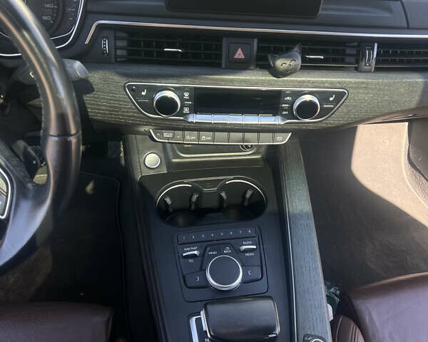 Черный Ауди А4, объемом двигателя 1.98 л и пробегом 107 тыс. км за 19200 $, фото 5 на Automoto.ua