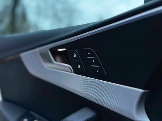 Черный Ауди А4, объемом двигателя 2 л и пробегом 100 тыс. км за 12200 $, фото 12 на Automoto.ua