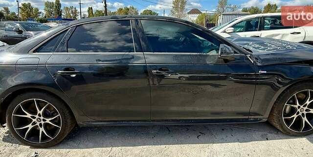 Чорний Ауді А4, об'ємом двигуна 1.98 л та пробігом 142 тис. км за 11800 $, фото 10 на Automoto.ua