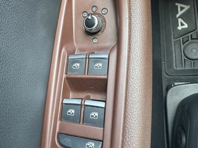 Черный Ауди А4, объемом двигателя 2 л и пробегом 212 тыс. км за 15999 $, фото 18 на Automoto.ua