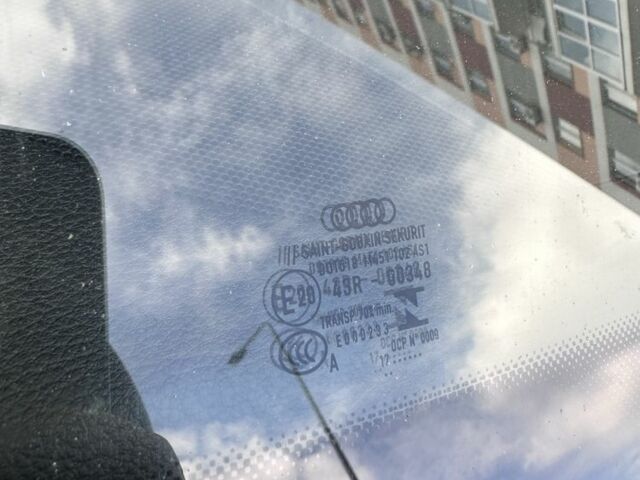 Черный Ауди А4, объемом двигателя 2 л и пробегом 212 тыс. км за 15999 $, фото 8 на Automoto.ua