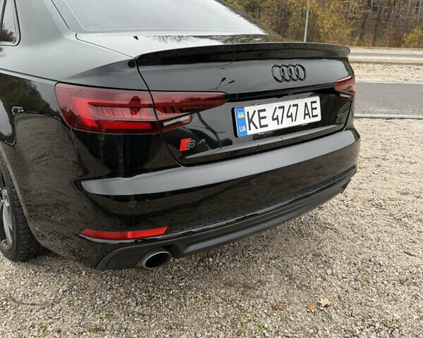 Черный Ауди А4, объемом двигателя 1.98 л и пробегом 126 тыс. км за 21000 $, фото 9 на Automoto.ua