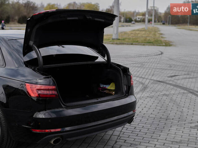 Черный Ауди А4, объемом двигателя 1.98 л и пробегом 123 тыс. км за 18000 $, фото 14 на Automoto.ua