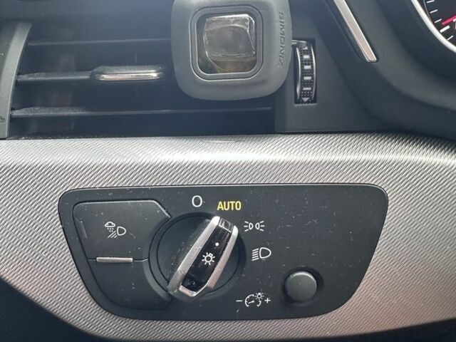 Черный Ауди А4, объемом двигателя 2 л и пробегом 212 тыс. км за 15999 $, фото 19 на Automoto.ua