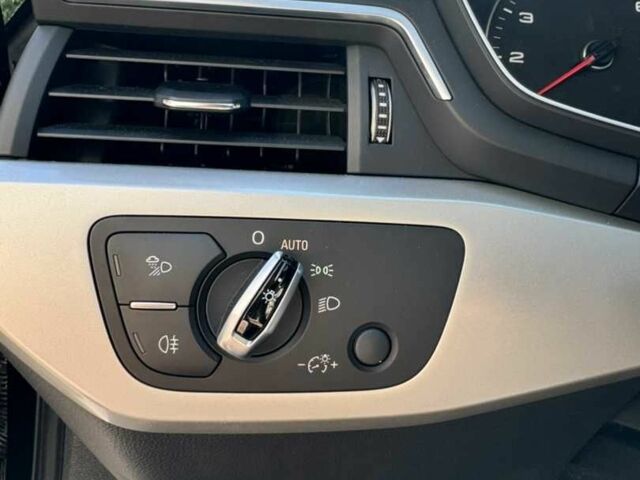 Черный Ауди А4, объемом двигателя 1.4 л и пробегом 106 тыс. км за 20999 $, фото 3 на Automoto.ua