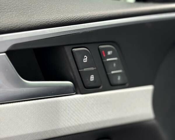 Черный Ауди А4, объемом двигателя 1.98 л и пробегом 132 тыс. км за 17500 $, фото 15 на Automoto.ua