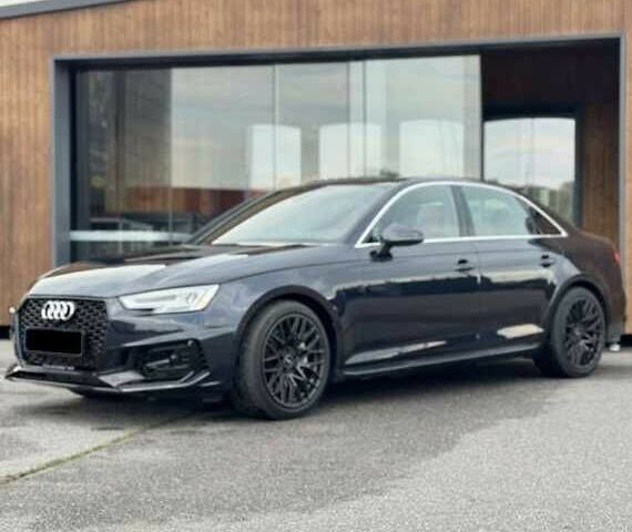 Черный Ауди А4, объемом двигателя 2 л и пробегом 70 тыс. км за 15000 $, фото 2 на Automoto.ua
