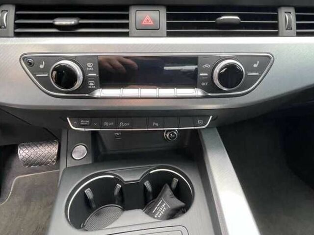 Чорний Ауді А4, об'ємом двигуна 2 л та пробігом 102 тис. км за 15000 $, фото 11 на Automoto.ua