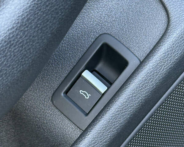 Ауди А4 2018 в Киеве на Automoto.ua Черный Ауди А4, объемом двигателя 1.98 л и пробегом 118 тыс. км за 22900 $, фото 29 на Automoto.ua