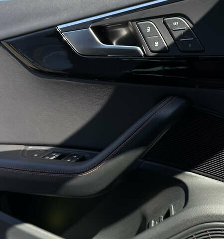 Ауди А4 2018 в Киеве на Automoto.ua Черный Ауди А4, объемом двигателя 1.98 л и пробегом 66 тыс. км за 28000 $, фото 13 на Automoto.ua