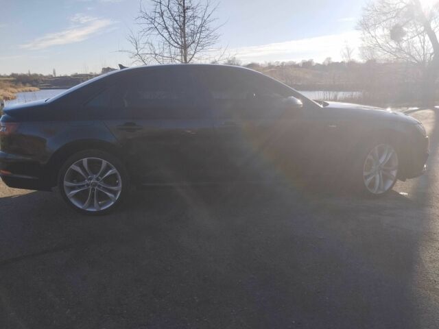 Черный Ауди А4, объемом двигателя 2 л и пробегом 193 тыс. км за 16500 $, фото 5 на Automoto.ua