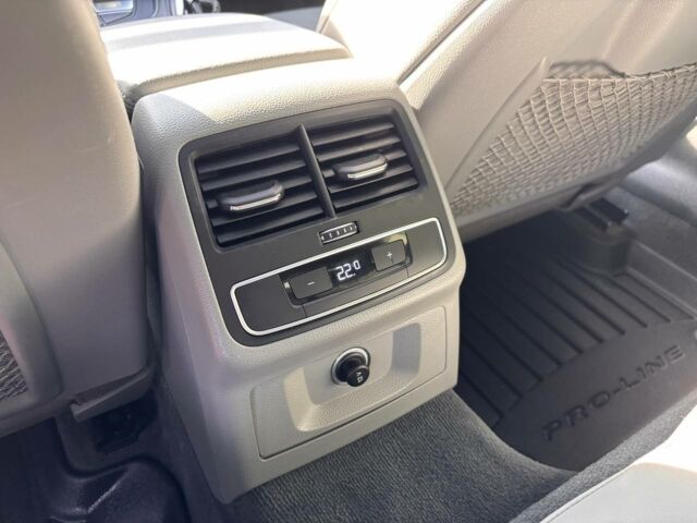 Чорний Ауді А4, об'ємом двигуна 2 л та пробігом 61 тис. км за 21750 $, фото 20 на Automoto.ua