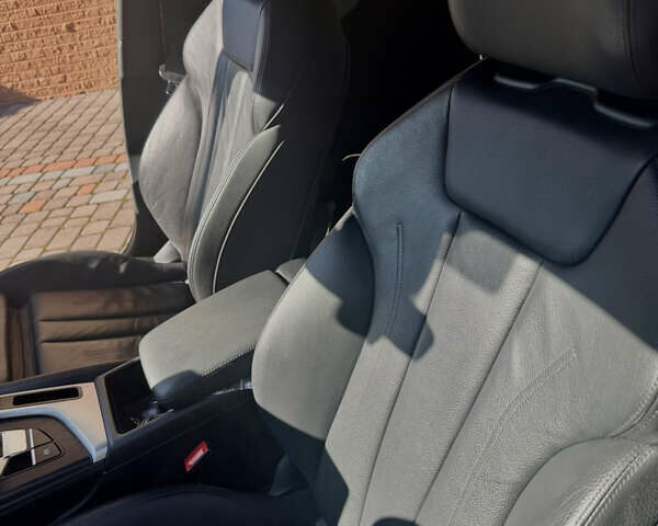 Чорний Ауді А4, об'ємом двигуна 2 л та пробігом 110 тис. км за 17999 $, фото 10 на Automoto.ua