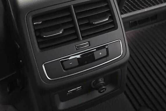 Черный Ауди А4, объемом двигателя 2 л и пробегом 35 тыс. км за 14000 $, фото 19 на Automoto.ua