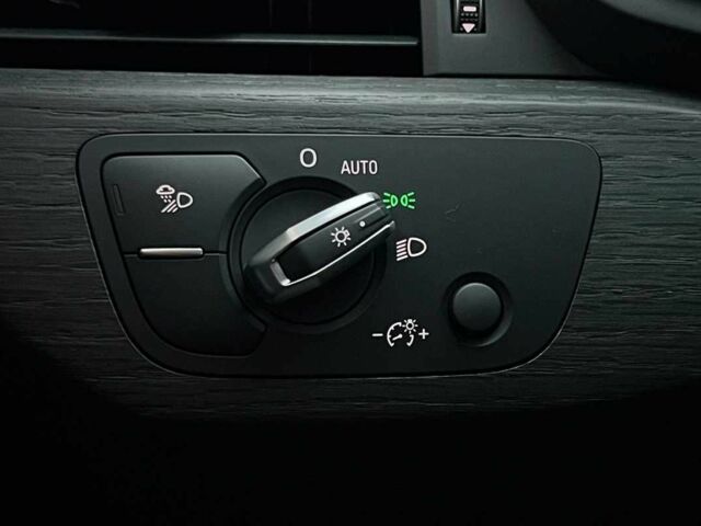 Чорний Ауді А4, об'ємом двигуна 2 л та пробігом 150 тис. км за 19900 $, фото 18 на Automoto.ua