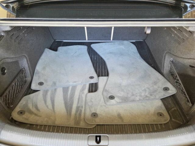 Чорний Ауді А4, об'ємом двигуна 2 л та пробігом 56 тис. км за 11650 $, фото 8 на Automoto.ua