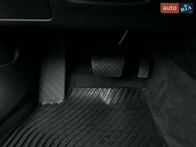 Чорний Ауді А4, об'ємом двигуна 1.97 л та пробігом 205 тис. км за 20999 $, фото 51 на Automoto.ua