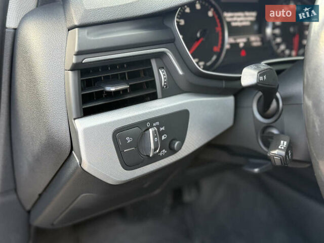 Чорний Ауді А4, об'ємом двигуна 2 л та пробігом 195 тис. км за 16300 $, фото 19 на Automoto.ua