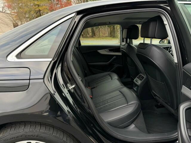 Чорний Ауді А4, об'ємом двигуна 2 л та пробігом 34 тис. км за 10000 $, фото 13 на Automoto.ua