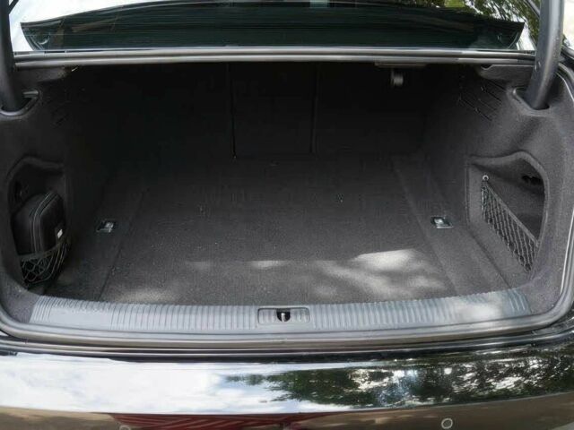 Черный Ауди А4, объемом двигателя 2 л и пробегом 32 тыс. км за 9600 $, фото 8 на Automoto.ua