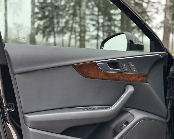 Черный Ауди А4, объемом двигателя 2 л и пробегом 77 тыс. км за 21999 $, фото 10 на Automoto.ua