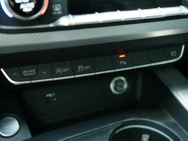 Черный Ауди А4, объемом двигателя 2 л и пробегом 32 тыс. км за 9600 $, фото 15 на Automoto.ua