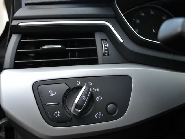 Черный Ауди А4, объемом двигателя 2 л и пробегом 62 тыс. км за 12900 $, фото 18 на Automoto.ua