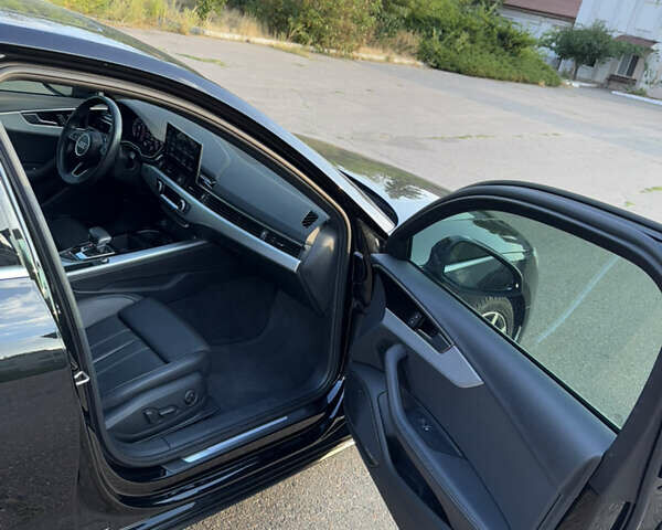 Черный Ауди А4, объемом двигателя 1.98 л и пробегом 70 тыс. км за 27000 $, фото 9 на Automoto.ua