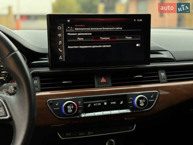 Чорний Ауді А4, об'ємом двигуна 2 л та пробігом 55 тис. км за 23800 $, фото 55 на Automoto.ua