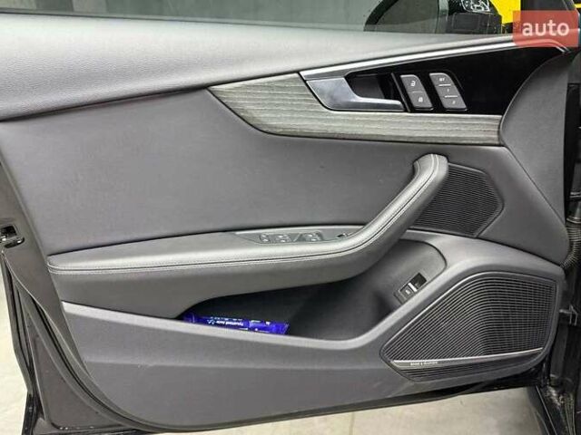 Черный Ауди А4, объемом двигателя 1.98 л и пробегом 27 тыс. км за 30000 $, фото 6 на Automoto.ua