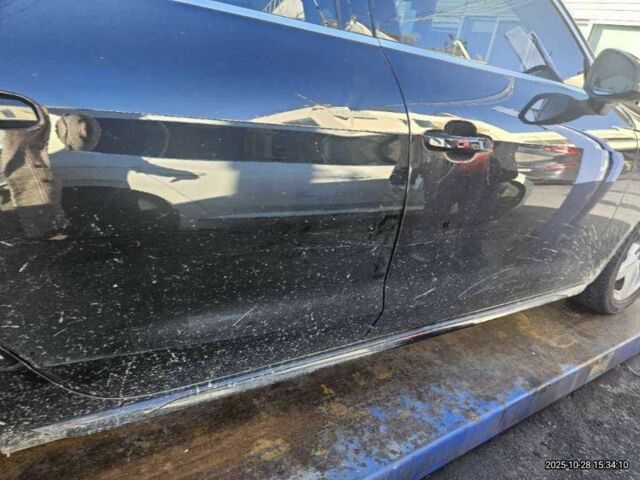 Черный Ауди А4, объемом двигателя 2 л и пробегом 25 тыс. км за 11500 $, фото 5 на Automoto.ua