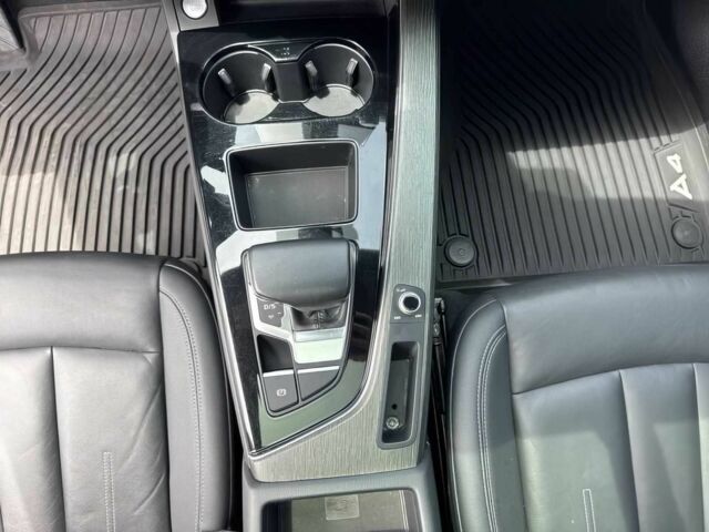 Чорний Ауді А4, об'ємом двигуна 2 л та пробігом 26 тис. км за 19999 $, фото 4 на Automoto.ua
