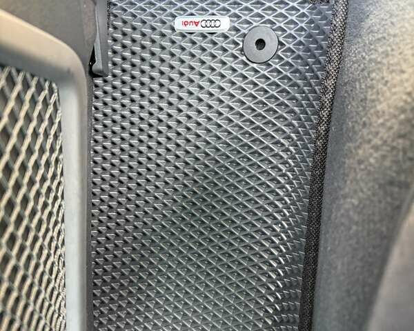 Чорний Ауді А4, об'ємом двигуна 1.98 л та пробігом 4 тис. км за 44000 $, фото 80 на Automoto.ua