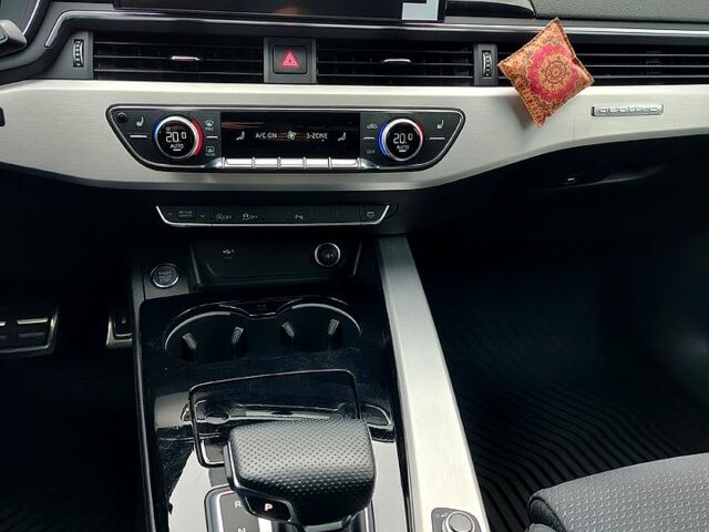 Черный Ауди А4, объемом двигателя 2 л и пробегом 29 тыс. км за 40000 $, фото 8 на Automoto.ua