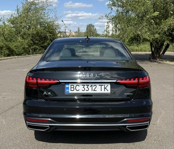 Чорний Ауді А4, об'ємом двигуна 2 л та пробігом 40 тис. км за 31200 $, фото 2 на Automoto.ua
