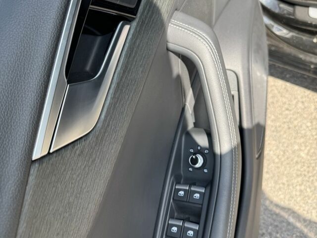 Чорний Ауді А4, об'ємом двигуна 2 л та пробігом 40 тис. км за 31200 $, фото 7 на Automoto.ua